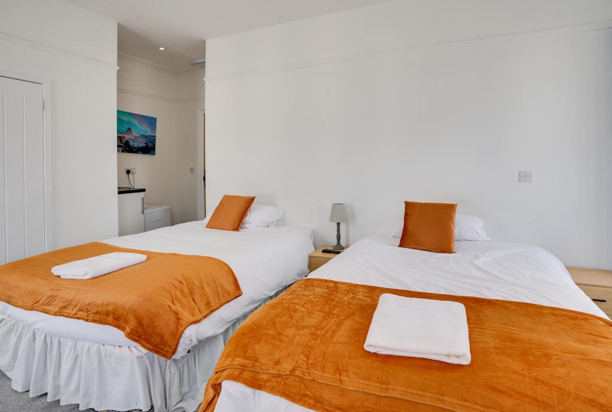 Homesly Guest Rooms, Comfortable En-Suite Guest Rooms With Free Parking And Self Check-In Бервик-апон-Твид Экстерьер фото